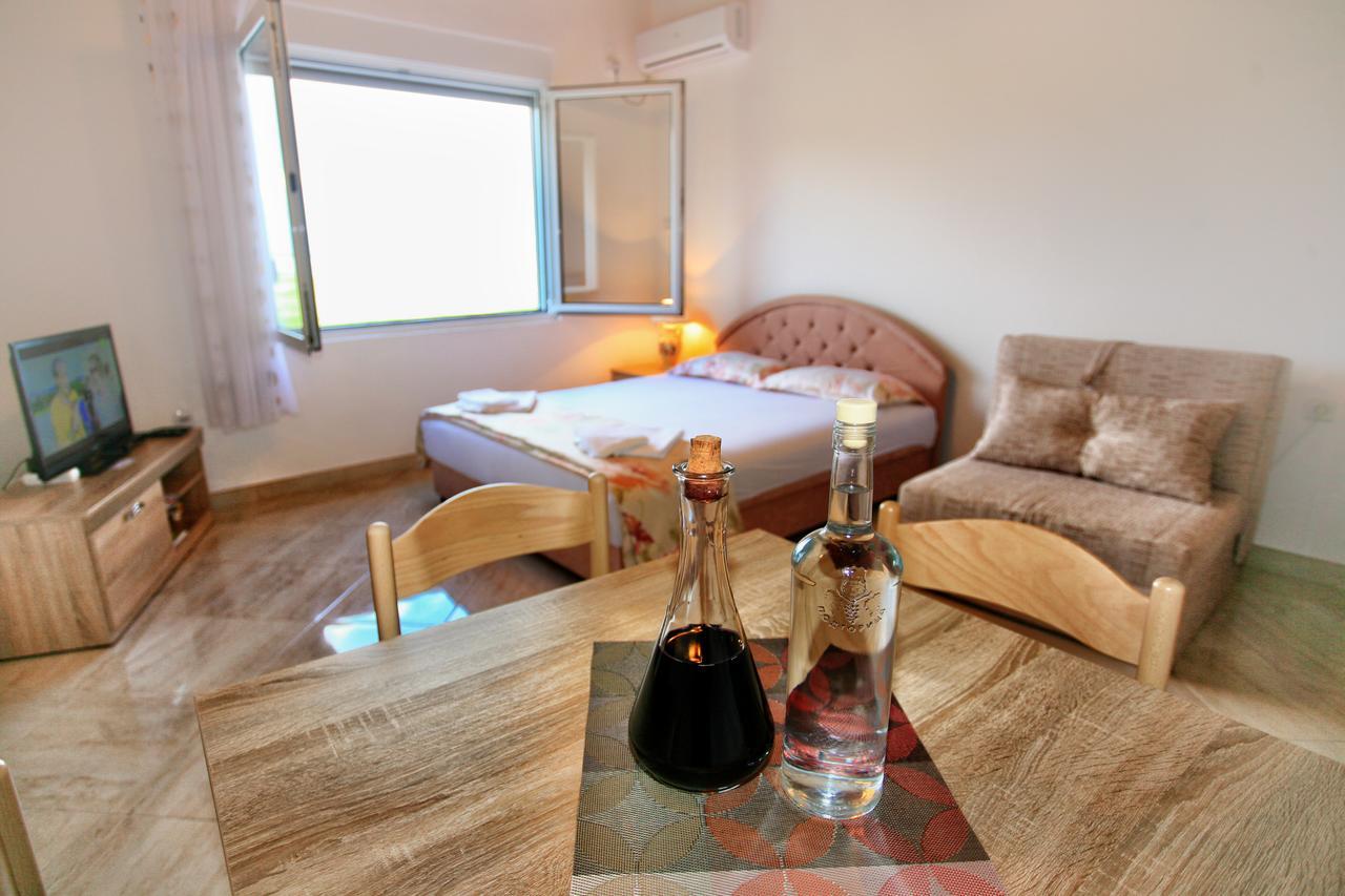 וירפזאר Apartments Lake View מראה חיצוני תמונה