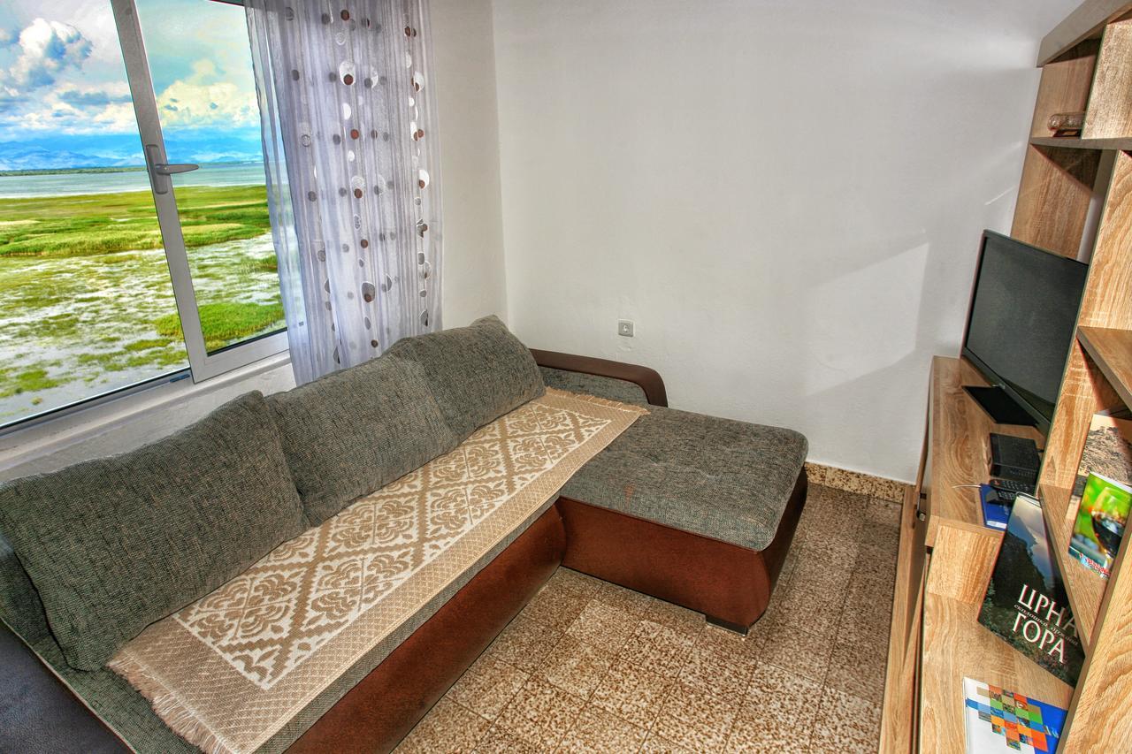 וירפזאר Apartments Lake View מראה חיצוני תמונה